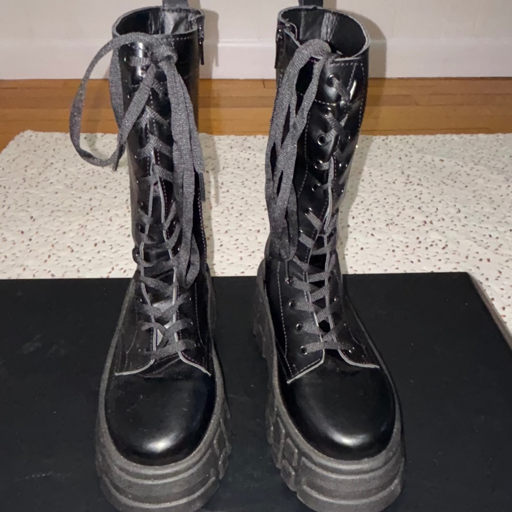Platform tall boots - Picture 3 of 3